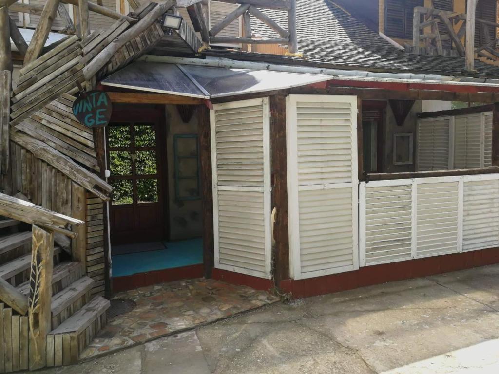 Budova, v ktorej sa apartmán nachádza