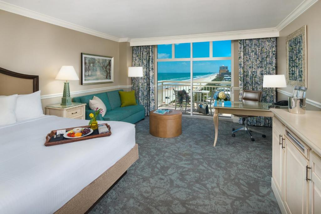 The Shores Resort & Spa - 