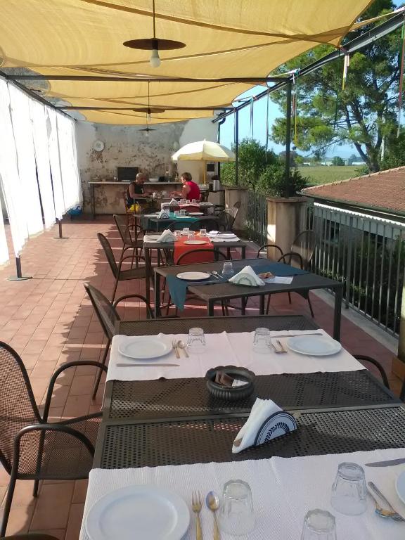 A restaurant or other place to eat at Casa del Geco