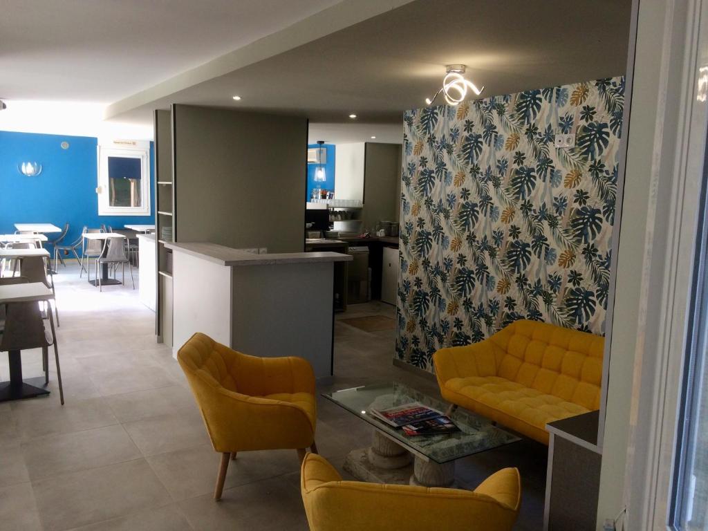 Posezení v ubytování Hôtel Azur