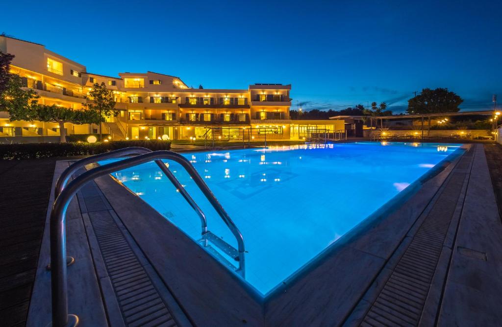 Bazén v ubytování Paradise Resort nebo v jeho okolí
