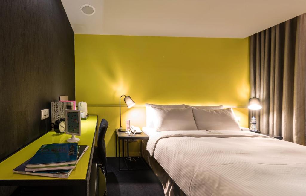 Postel nebo postele na pokoji v ubytování Vendome East Inn