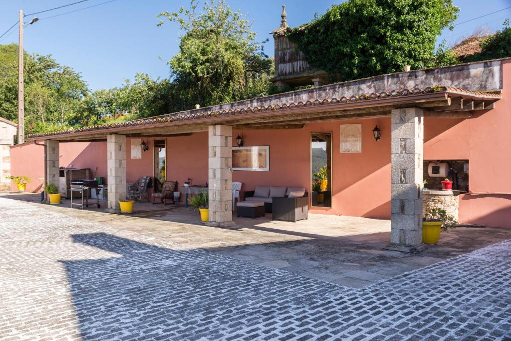 Budova, v ktorej sa dom na vidieku nachádza