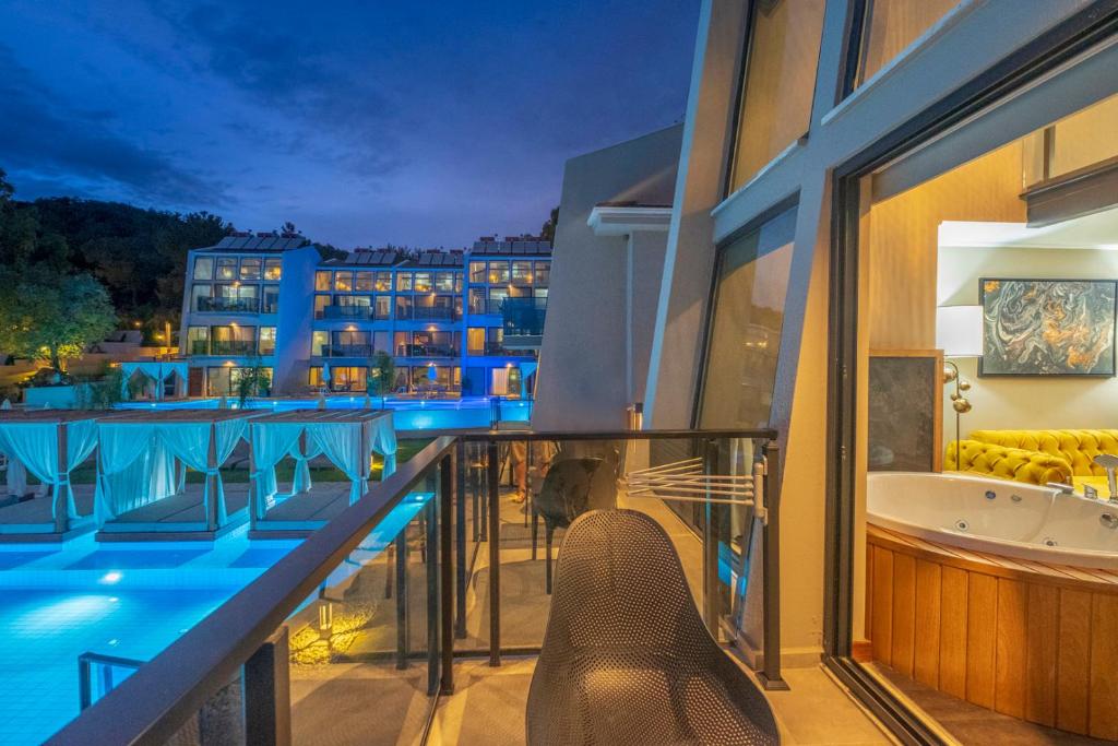 The swimming pool at or close to Orka Cove Hotel Penthouse & Suites Adults Only