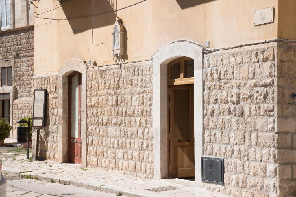 Zdjęcie z galerii obiektu Piazza Duomo - Medieval Puglia's House w mieście Giovinazzo