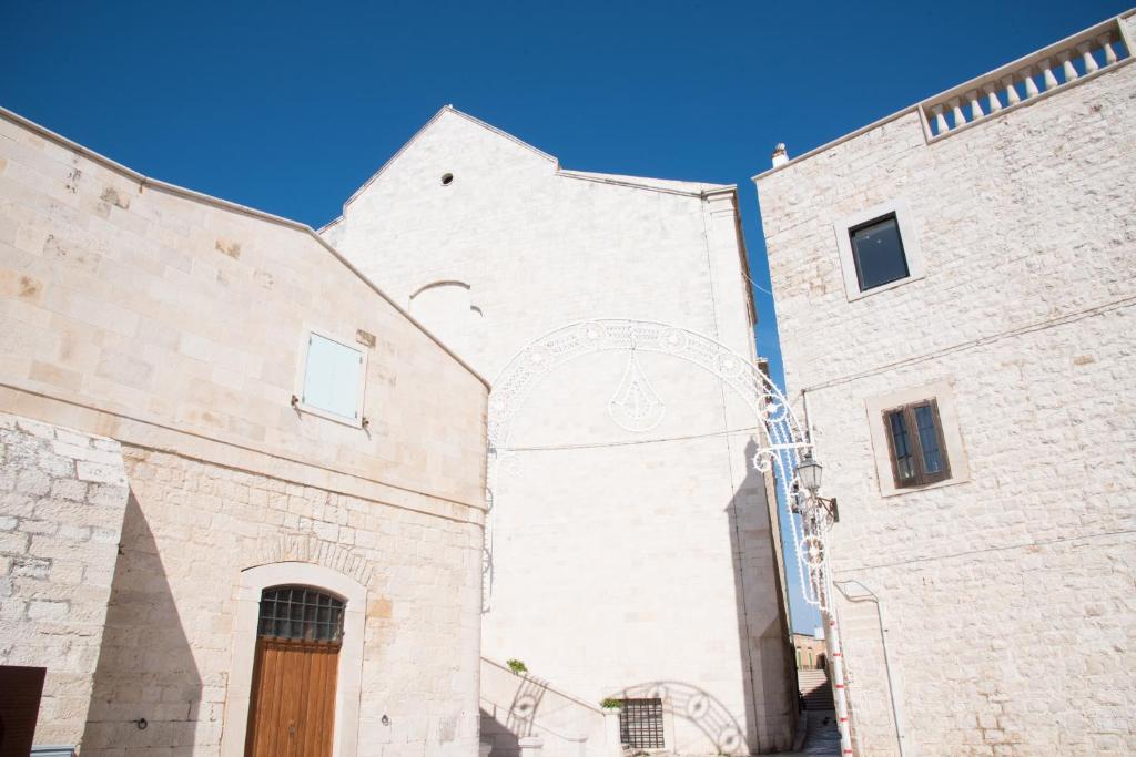Zdjęcie z galerii obiektu Piazza Duomo - Medieval Puglia's House w mieście Giovinazzo