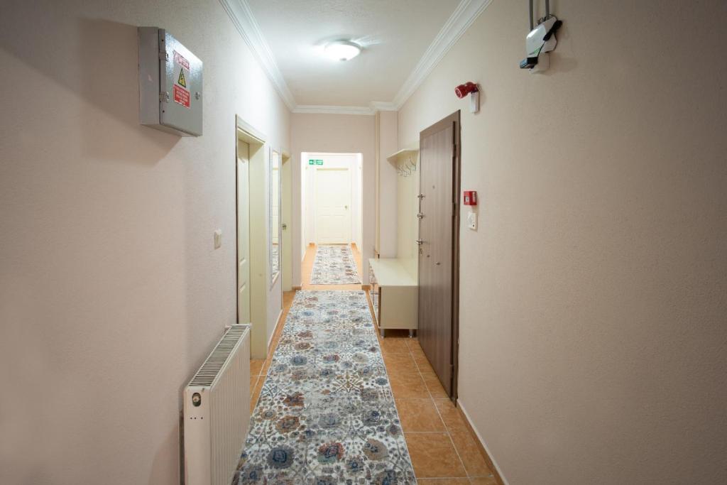 TV a/nebo společenská místnost v ubytování Cayeli Kent Apart