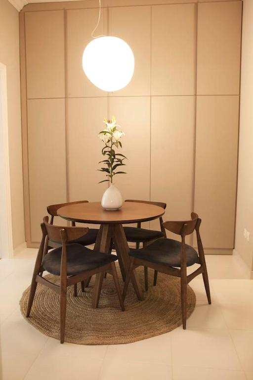 Chic & Comfortable Central Apart, close to National Archeological Museum!