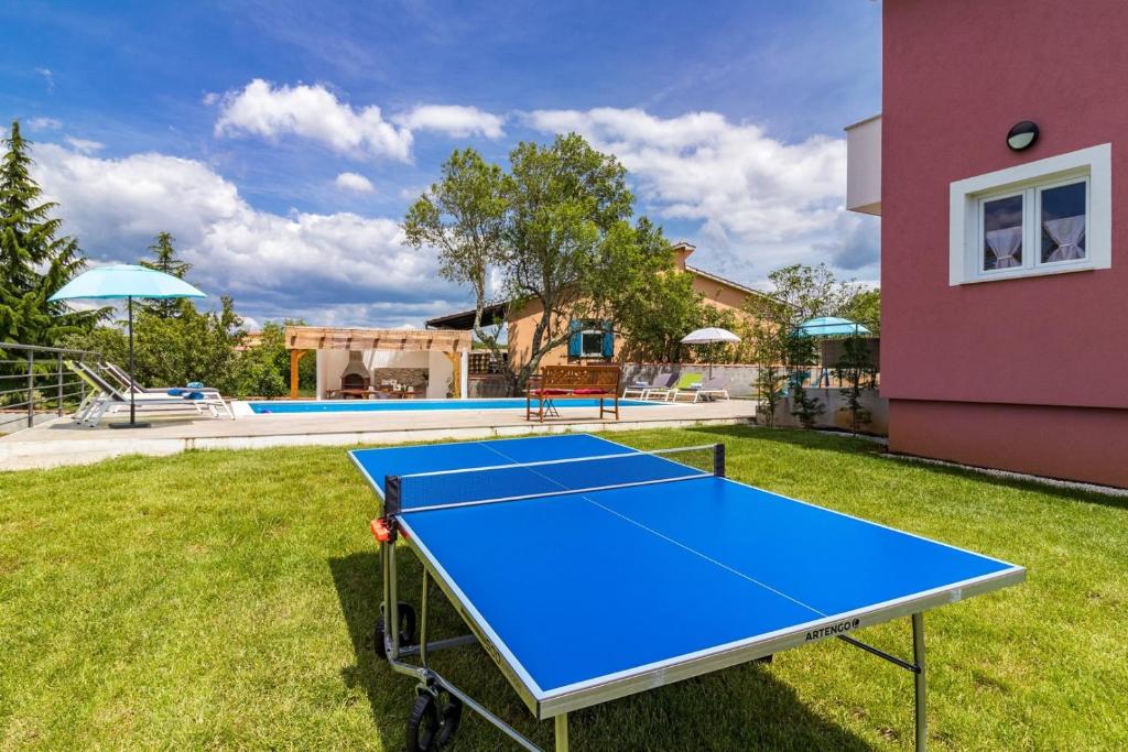 Tenis stołowy w obiekcie Villa May lub pobliżu