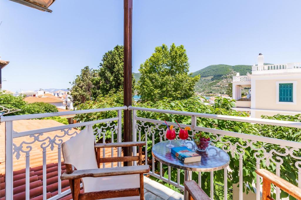 Nespecifikovaný výhled na hory nebo výhled na hory při pohledu z hotelu