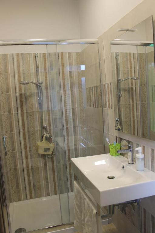 A bathroom at b&b Appiddaveru