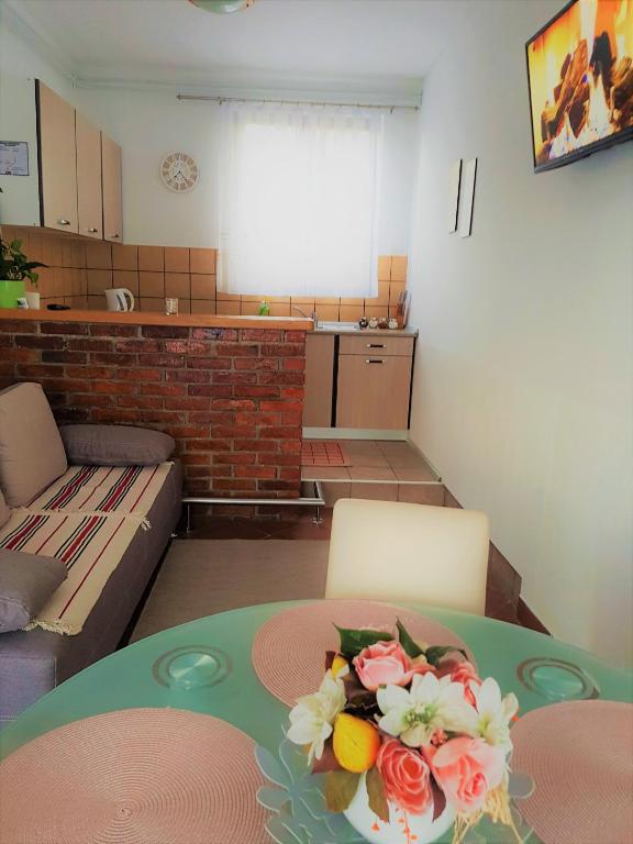 TV a/nebo společenská místnost v ubytování Apartments Korana, BelajskePoljice