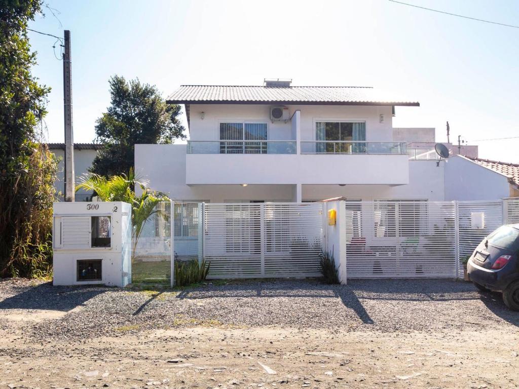  Casa 03 Dormitórios em Bombinhas