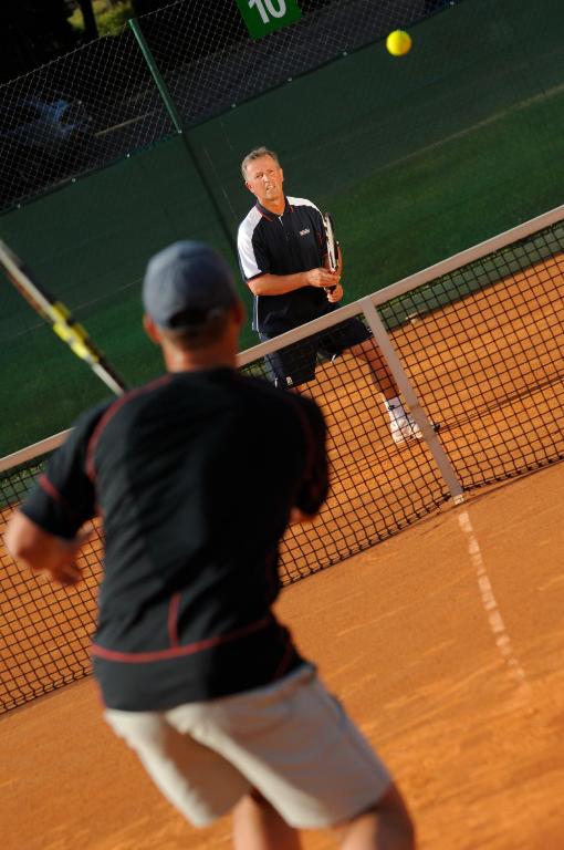 Tenis a/nebo squash v ubytování Maistra Select Funtana All Inclusive Resort nebo okolí