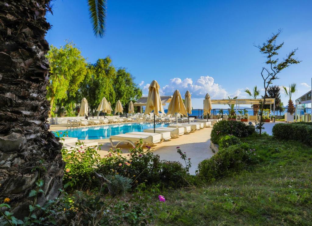 Bazén v ubytování Dragut Point North Hotel - All Inclusive nebo v jeho okolí