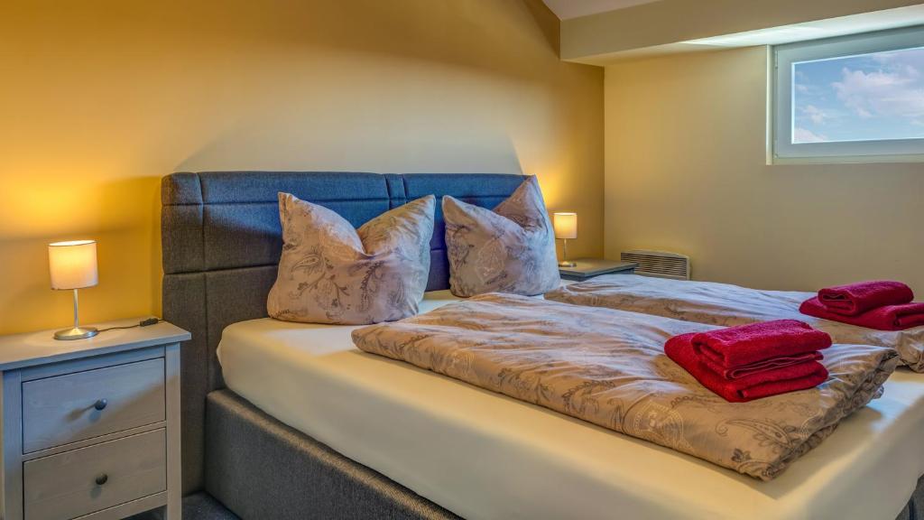 Postel nebo postele na pokoji v ubytování Hotel & Pension Traumblick