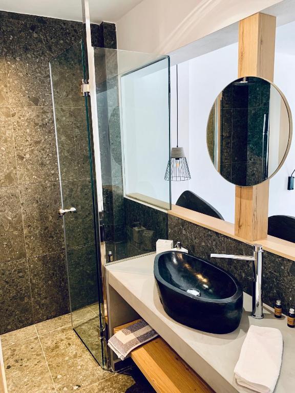 Koupelna v ubytování Alidian bay Suites Leros