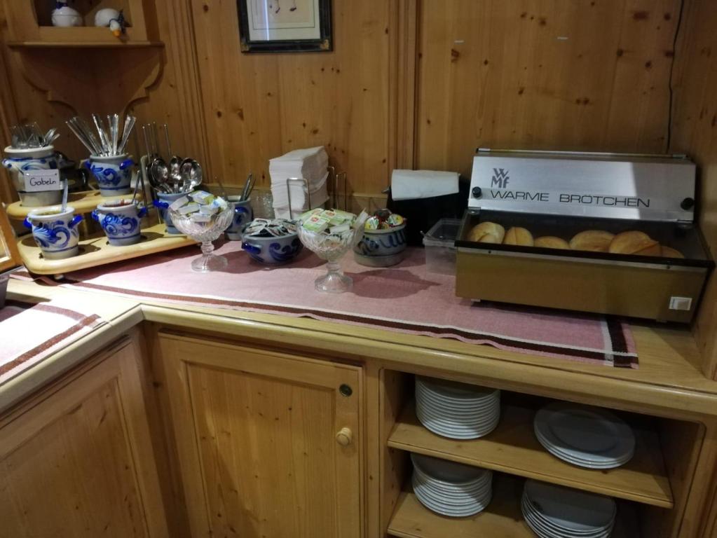 Kuchyň nebo kuchyňský kout v ubytování Hotel zur Post limburg Bad camberg