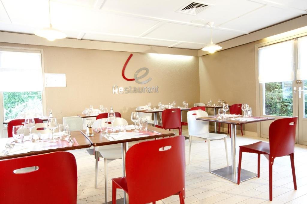 Restaurace v ubytování Campanile Biarritz