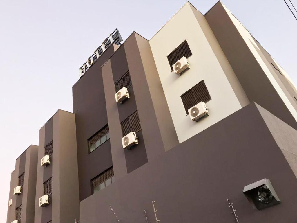  Master Gold Hotel Express