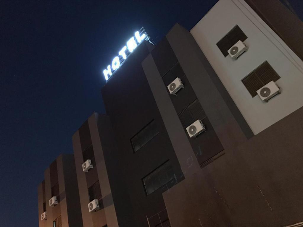  Master Gold Hotel Express