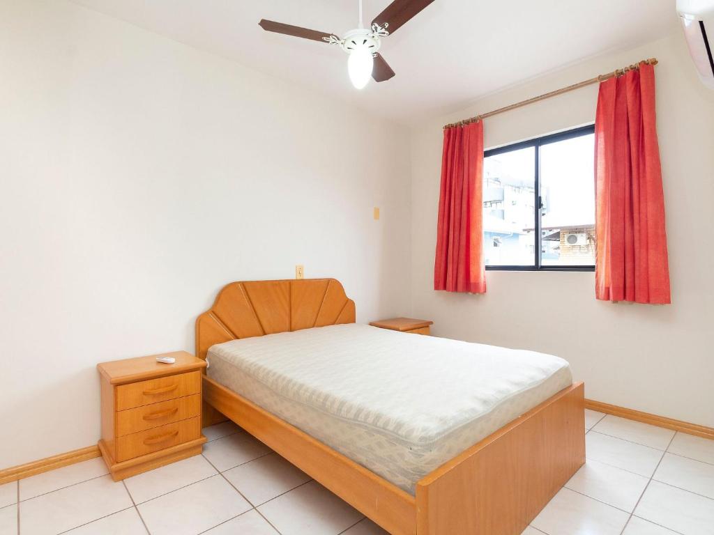  Aluguel de Apartamento 3 quartos sendo 1 suíte para 7 pessoas à 150 metros do mar em Bombas