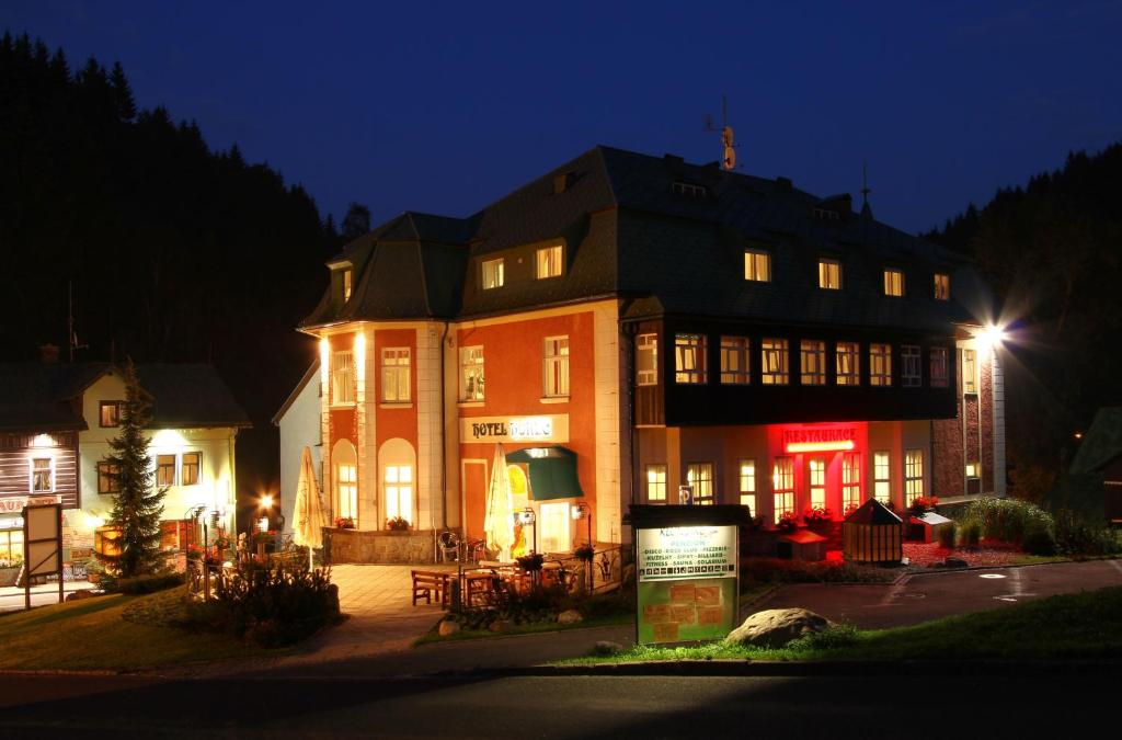Budova, kde se hotel nachází