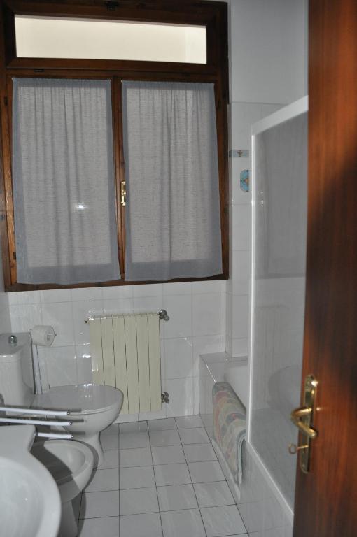 A bathroom at Appartamento Le Volte