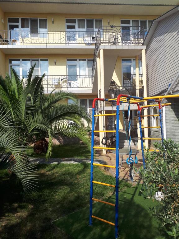 Zona de juegos infantil en Ariana Guest House