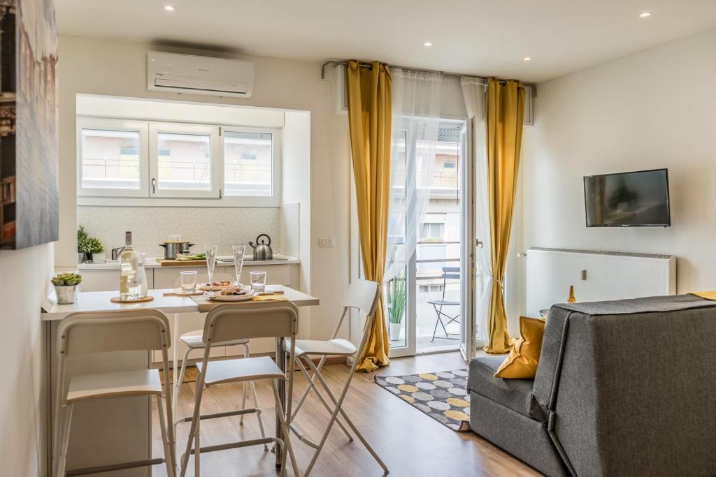 Televízia a/alebo spoločenská miestnosť v ubytovaní Linda's House
