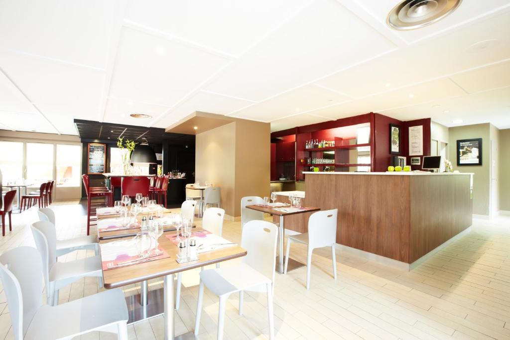 Restoranas ar kita vieta pavalgyti apgyvendinimo &#x12F;staigoje Campanile Aix-En-Provence Est - Meyreuil