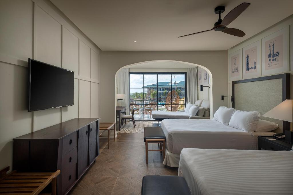 TV a/nebo společenská místnost v ubytování Ocean el Faro Resort - All Inclusive