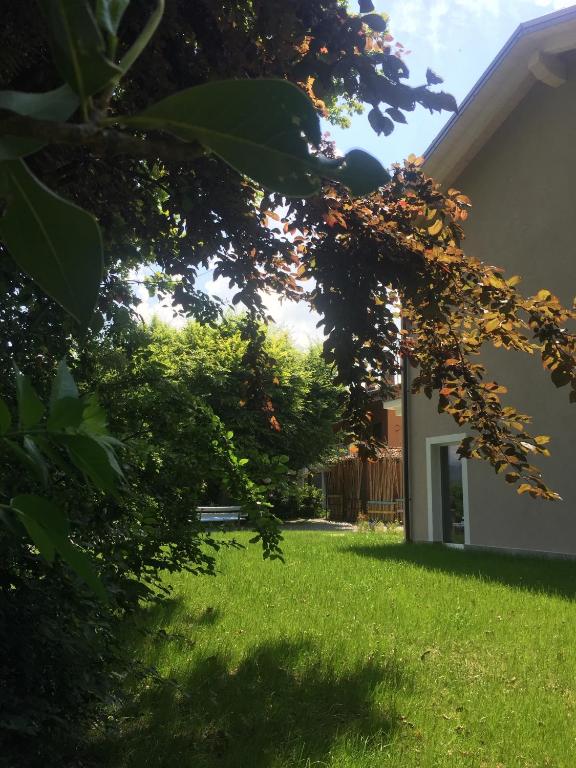 Vonkajšia záhrada v ubytovaní Happy hill - appartamento Bambù- natura e relax