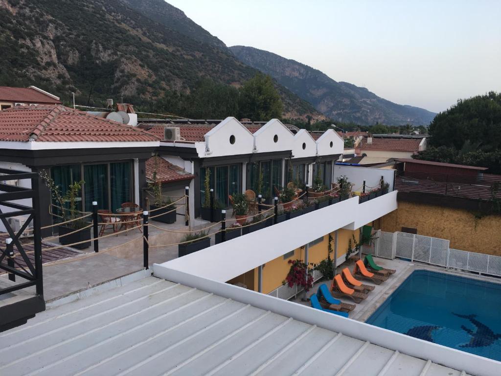 Nespecifikovaný výhled na hory nebo výhled na hory při pohledu z hotelu