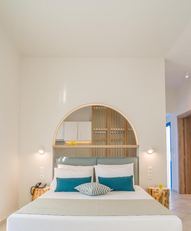 Romantica Hotel Apartments - 10