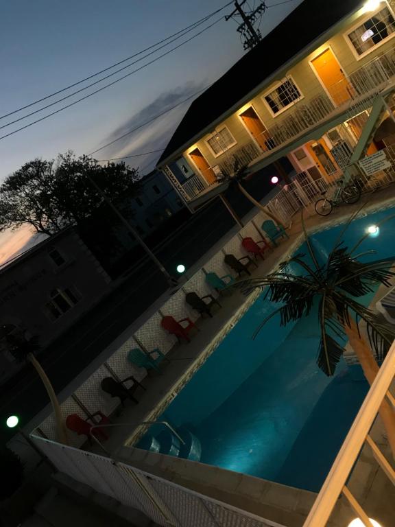 Bazén v ubytování Sunrise Inn nebo v jeho okolí