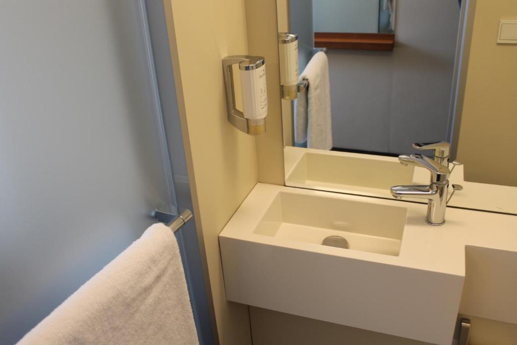 easyHotel Berlin Hackescher Markt - Resim 3