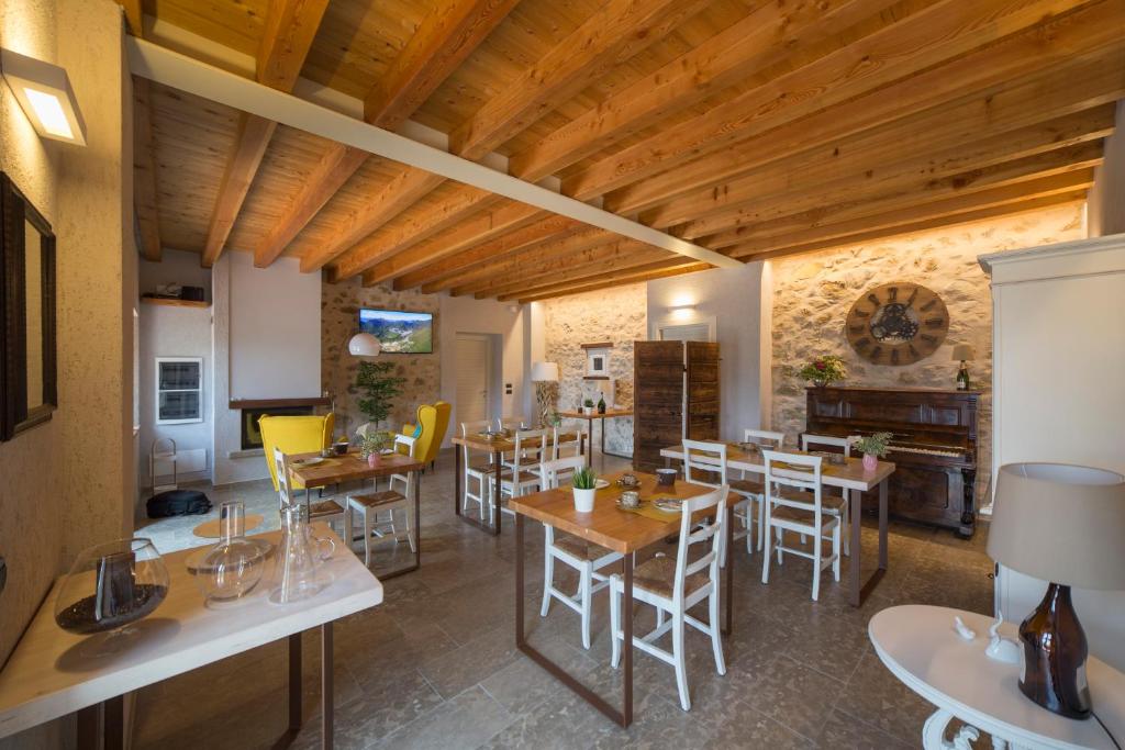 TV a/nebo společenská místnost v ubytování Agriturismo Casarai