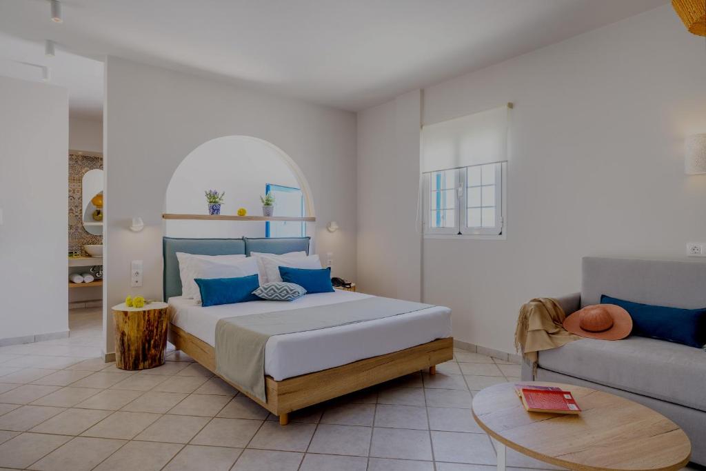 Romantica Hotel Apartments - 1