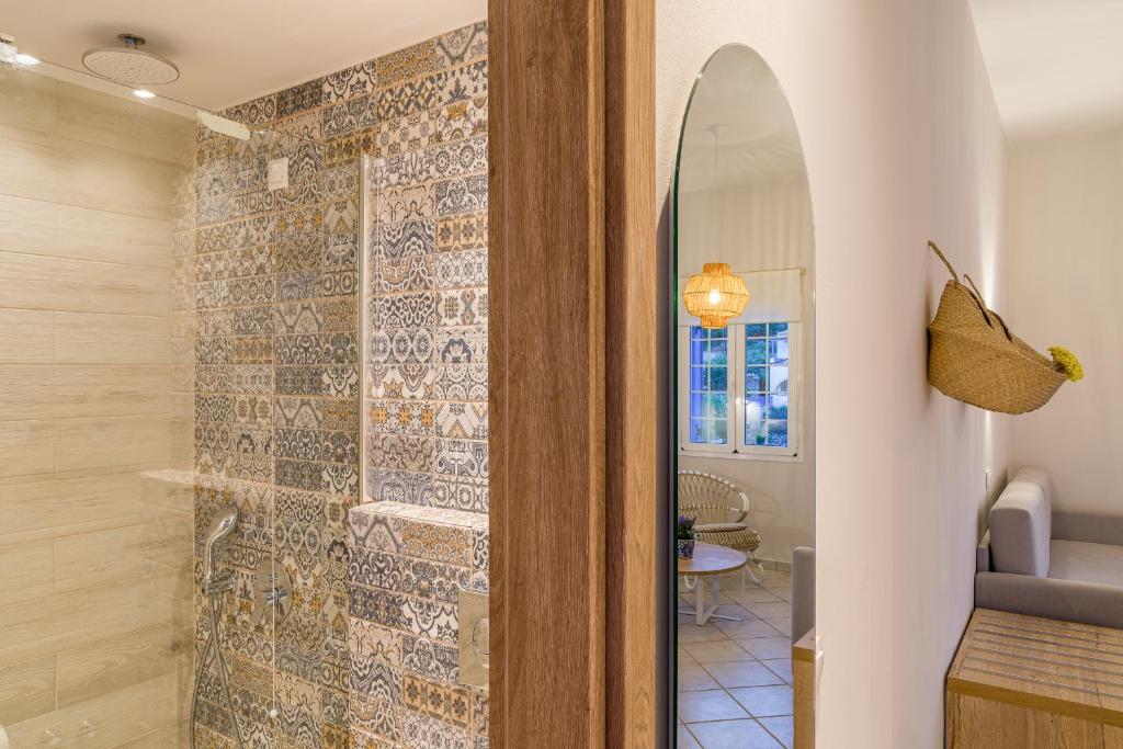 Romantica Hotel Apartments - 3