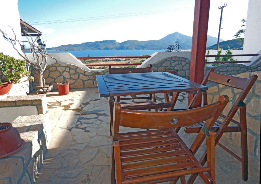 Christos rooms milos - 7