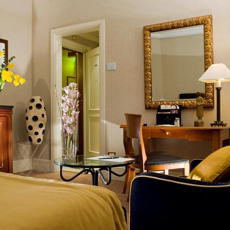 A seating area at Hotel dei Mellini
