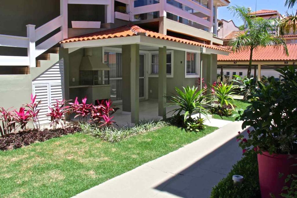  Apartamento 32 RISC - Apartamento 32 RISC Saída Direto na Praia