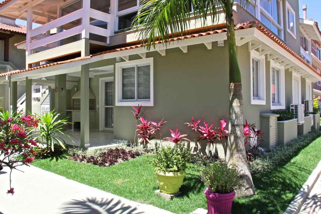  Apartamento 32 RISC - Apartamento 32 RISC Saída Direto na Praia