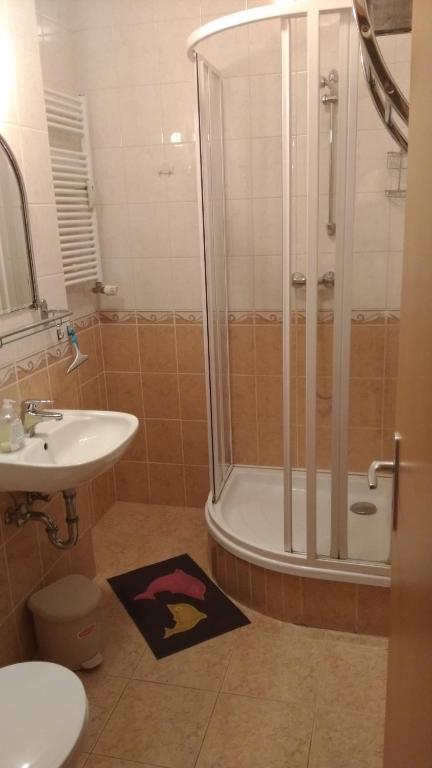 Kúpeľňa v ubytovaní Amanda apartman Siófok