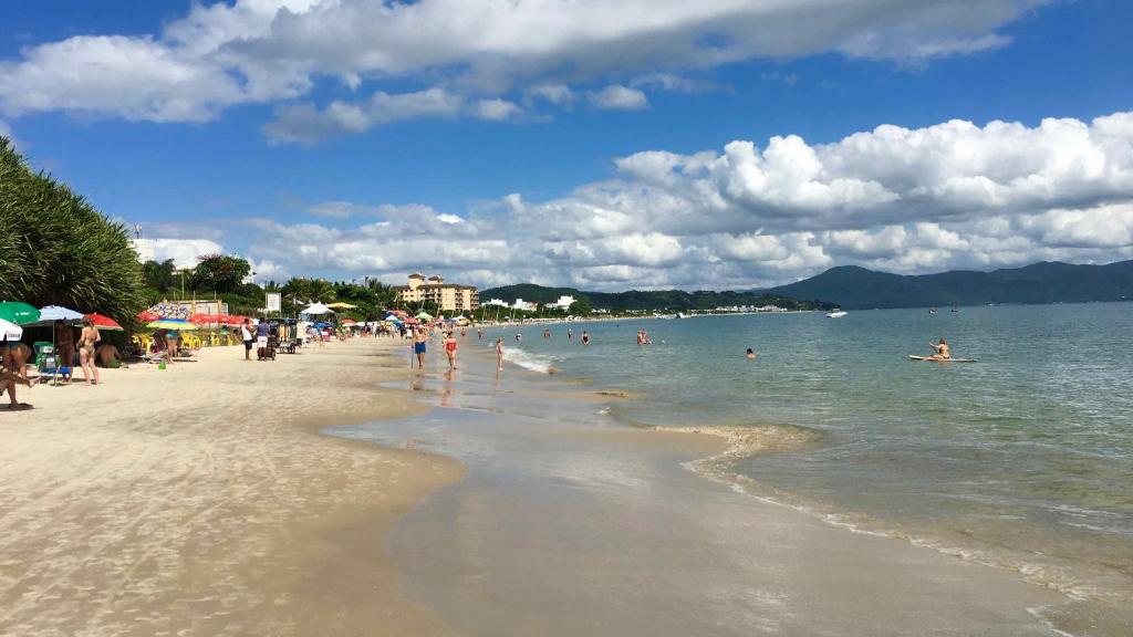  Apartamento 32 RISC - Apartamento 32 RISC Saída Direto na Praia