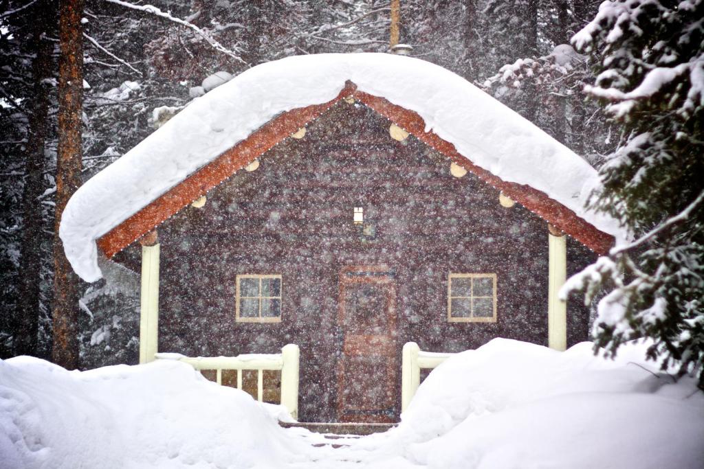 Storm Mountain Lodge & Cabins v zimě
