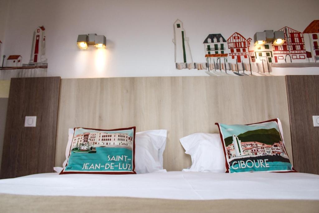 Postel nebo postele na pokoji v ubytování Hotel Agur Deneri