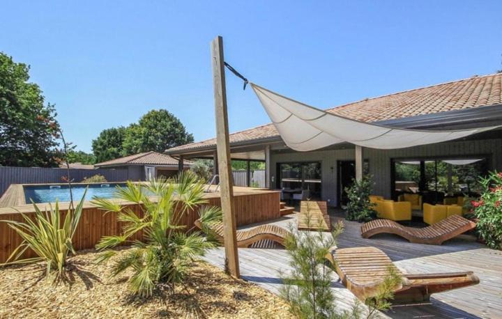 Πισίνα στο ή κοντά στο Villa Maya Uma