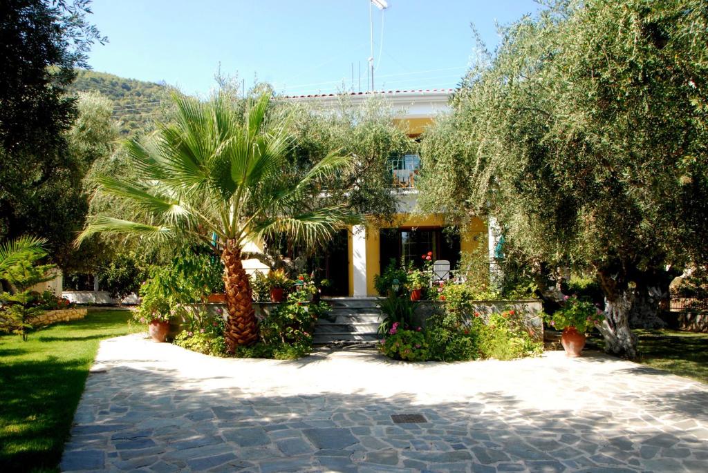 Gallery image of Annas Villa in Keri
